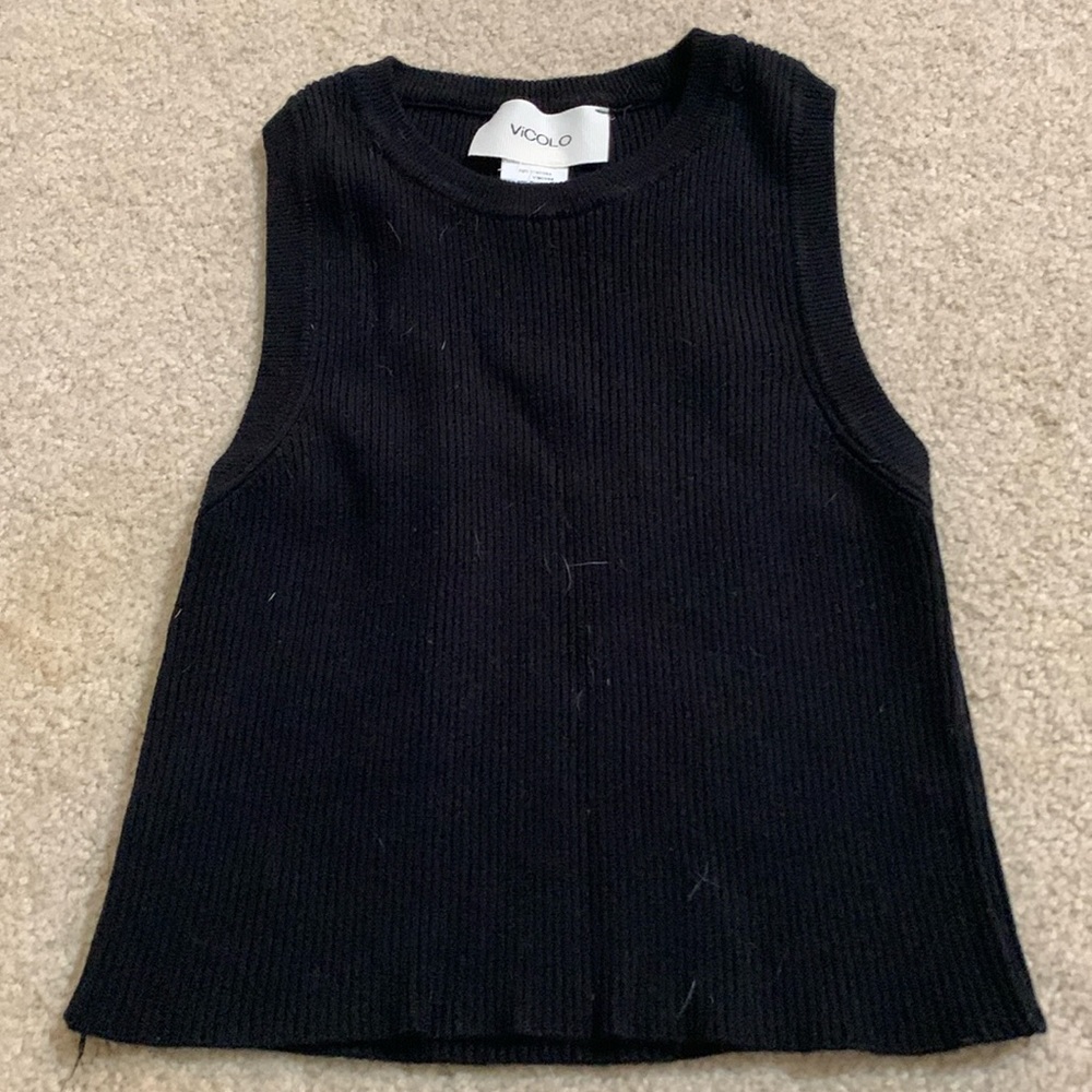 Vicolo Ribbed Cropped Tank Top